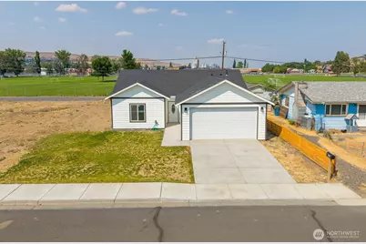 248 SE Pioneer Ave, Ephrata, WA 98823 - Photo 2