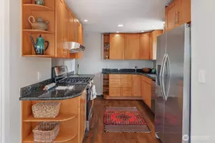 4831 S Holly St, Seattle, WA 98118 - Photo 10