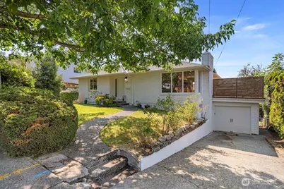 4831 S Holly Street, Seattle, WA 98118 - Photo 2