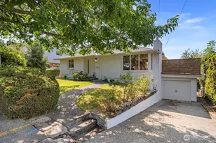 4831 S Holly St, Seattle, WA 98118 - Photo 2