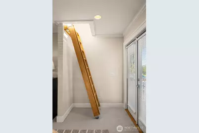 4549 Thackeray Place NE, Seattle, WA 98105 - Photo 20