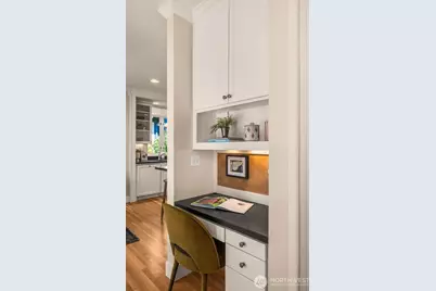 4549 Thackeray Place NE, Seattle, WA 98105 - Photo 16