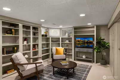 4549 Thackeray Place NE, Seattle, WA 98105 - Photo 28