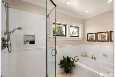 4549 Thackeray Place NE, Seattle, WA 98105 - Photo 24