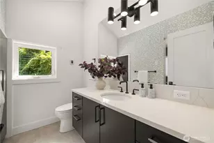 268 Fulton St, Seattle, WA 98109 - Photo 20
