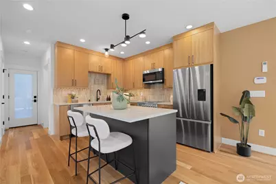 268 Fulton Street, Seattle, WA 98109 - Photo 8