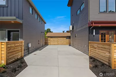 268 Fulton Street, Seattle, WA 98109 - Photo 24