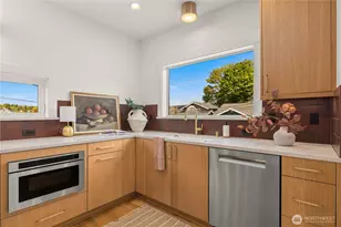 2903 3rd Ave N, Seattle, WA 98109 - Photo 8