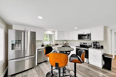 5511 Waller Road E, Tacoma, WA 98443 - Photo 4
