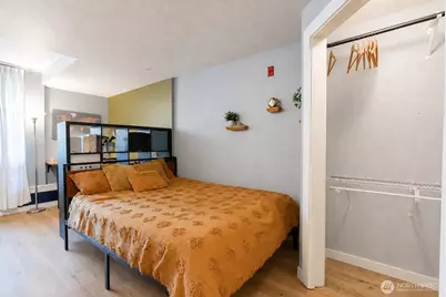 1420 E Pine Street #E6, Seattle, WA 98122 - Photo 6
