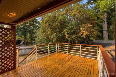13045 Corliss Avenue N, Seattle, WA 98133 - Photo 12
