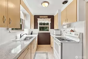 13045 Corliss Ave N, Seattle, WA 98133 - Photo 22