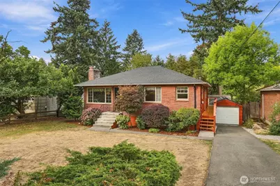 13045 Corliss Avenue N, Seattle, WA 98133 - Photo 1