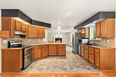 608 100th Street S, Tacoma, WA 98444 - Photo 6