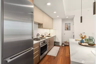 800 Columbia Street #2609, Seattle, WA 98104 - Photo 4