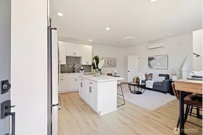 1702 Rainier Avenue #B, Everett, WA 98201 - Photo 2