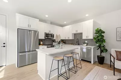 1702 Rainier Avenue #B, Everett, WA 98201 - Photo 4
