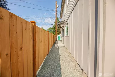 1702 Rainier Avenue #B, Everett, WA 98201 - Photo 16