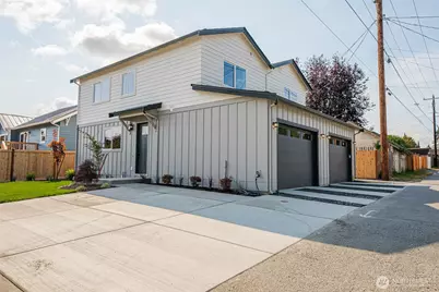 1702 Rainier Avenue #B, Everett, WA 98201 - Photo 1