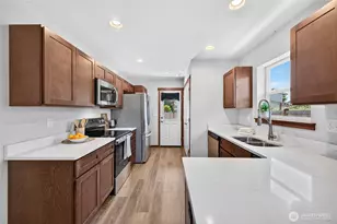 523 E Van Dam Pl, Buckley, WA 98321 - Photo 8