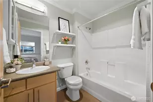 10709 Valley View Rd, Bothell, WA 98011 - Photo 12