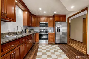 1070 5th Ave S, Edmonds, WA 98020 - Photo 8