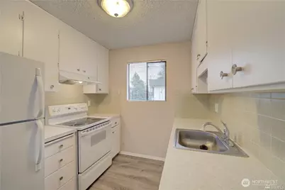707 N 85th Street #303, Seattle, WA 98103 - Photo 12