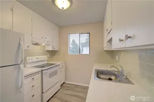707 N 85th St, Seattle, WA 98103 - Photo 12