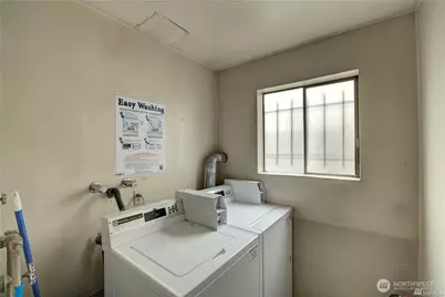 707 N 85th Street #303, Seattle, WA 98103 - Photo 14