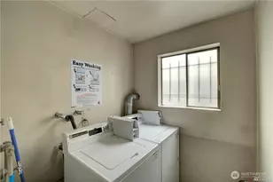 707 N 85th St, Seattle, WA 98103 - Photo 14