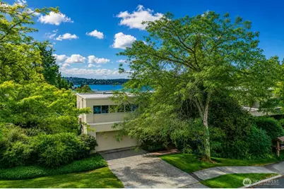 9829 NE 1st Street, Bellevue, WA 98004 - Photo 1