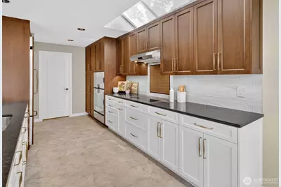 9829 NE 1st Street, Bellevue, WA 98004 - Photo 14