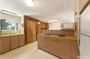 309 NE Ash St, College Place, WA 99324 - Photo 8