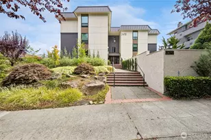 2470 Dexter Ave N, Seattle, WA 98109 - Photo 2