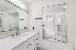 2470 Dexter Ave N, Seattle, WA 98109 - Photo 18