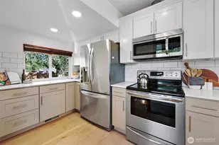 8062 30th Ave NW, Seattle, WA 98117 - Photo 10