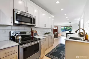8062 30th Ave NW, Seattle, WA 98117 - Photo 12