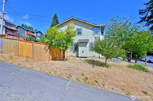 1687 Bayview Dr W, Bremerton, WA 98312 - Photo 24