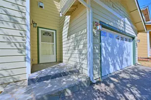 1687 Bayview Dr W, Bremerton, WA 98312 - Photo 2