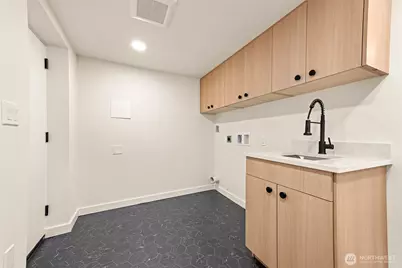 8019 Bagley Avenue N, Seattle, WA 98103 - Photo 22