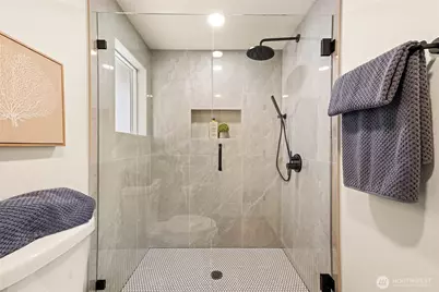 8019 Bagley Avenue N, Seattle, WA 98103 - Photo 16