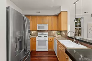 12721 SE 41st Pl, Bellevue, WA 98006 - Photo 8