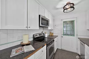 26562 221st Pl SE, Maple Valley, WA 98038 - Photo 10