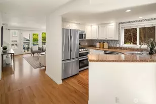 2310 W Dravus St, Seattle, WA 98199 - Photo 10