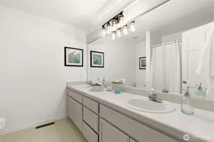 23216 SE 31st St, Sammamish, WA 98075 - Photo 28