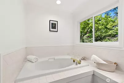 23216 SE 31st Street, Sammamish, WA 98075 - Photo 24