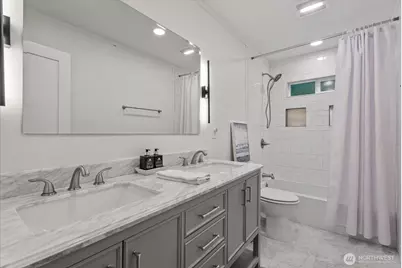 7033 S 126th Street, Seattle, WA 98178 - Photo 10