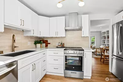 3243 22nd Avenue W, Seattle, WA 98199 - Photo 10