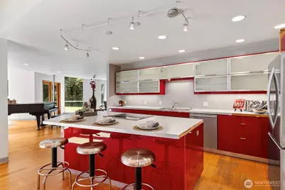 7641 NE North Street, Bainbridge Island, WA 98110 - Photo 10