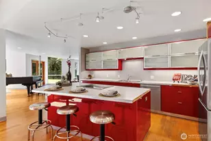 7641 NE North St, Bainbridge Island, WA 98110 - Photo 10
